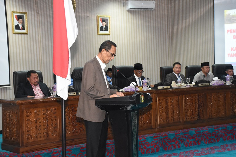 1543303473-RiauBertuah co-Bupati kampar Saat Memberikan Sambutan