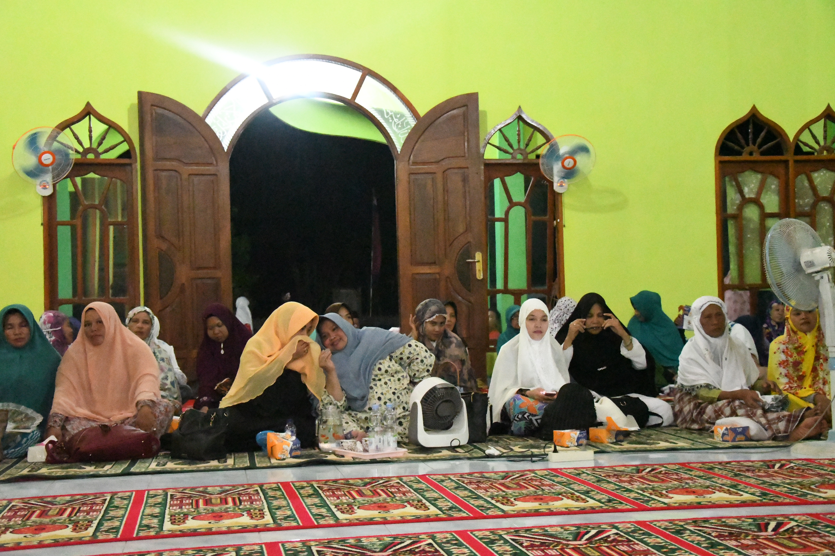 1558065248-RiauBertuah co-Masyarakat menghadiri kegiatan safari ramadhan di Masjid Al- Falah Desa Sepotong Kecamatan Siak Kecil